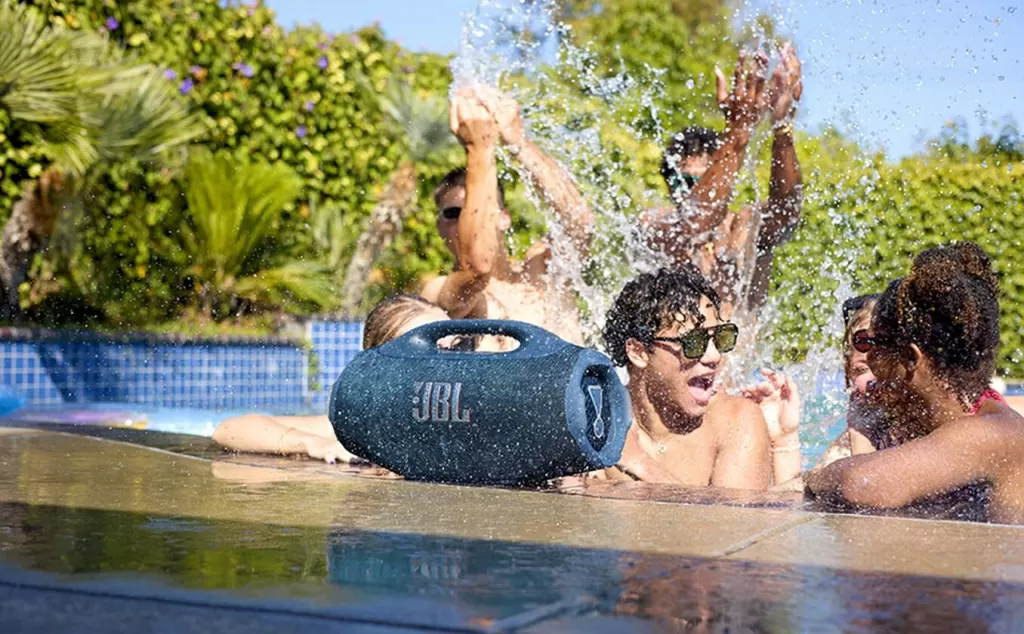 JBL Boombox 4 – защита IP68: воды и пыль не помеха