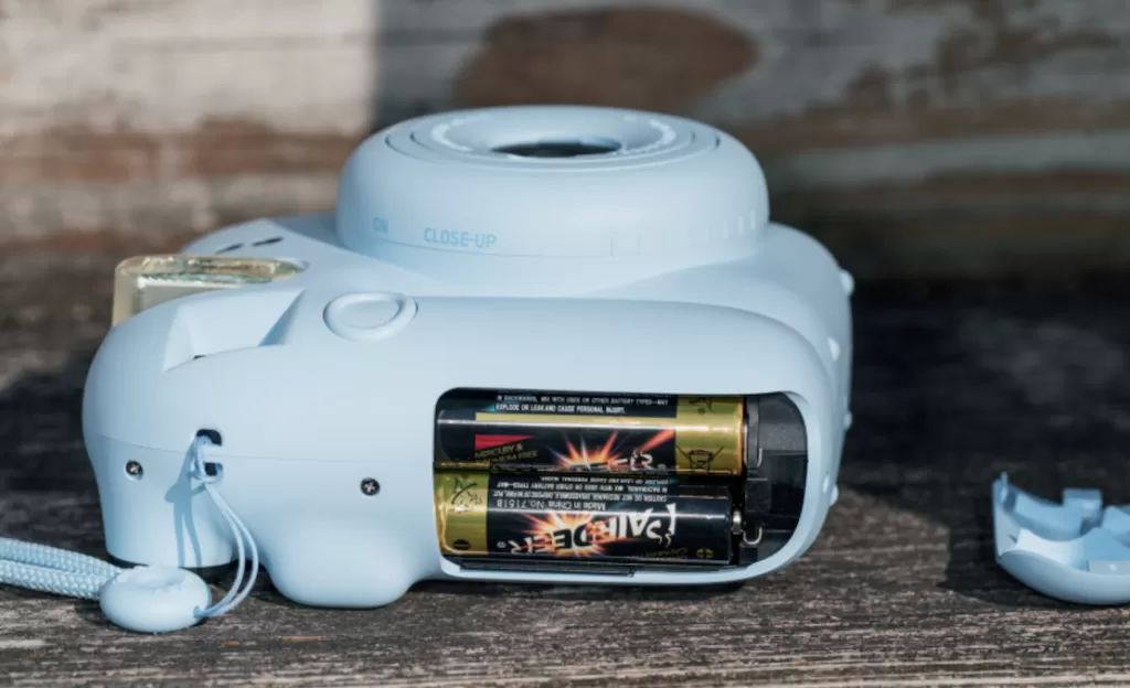 Фотоаппарат Fujifilm Instax Mini 12 – простое и удобное управление