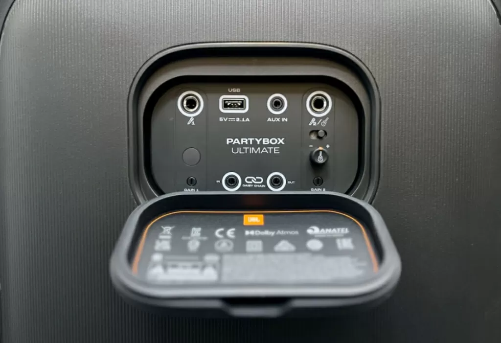 JBL PartyBox 1100 Ultimate – Wi-Fi, Bluetooth, XLR и USB: подключается всё