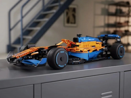 Конструктор LEGO Technic 42141 Гоночный автомобиль McLaren Formula 1