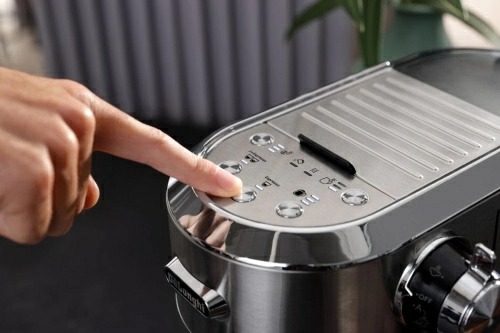 Кофеварка рожковая DeLonghi Dedica Maestro Plus EC 950 M — фото, купить в Минске с доставкой по Беларуси — 360shop.by