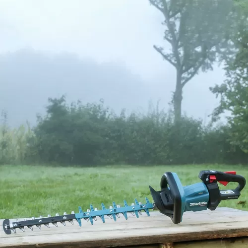 Кусторез аккумуляторный Makita UH004GZ (без АКБ) — фото, купить в Минске с доставкой по Беларуси — 360shop.by