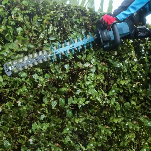 Кусторез аккумуляторный Makita UH004GZ (без АКБ) — фото, купить в Минске с доставкой по Беларуси — 360shop.by