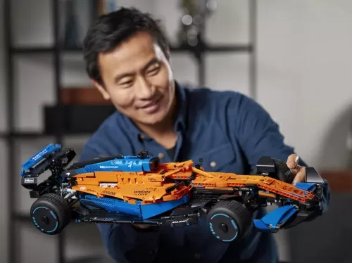 Конструктор LEGO Technic 42141 Гоночный автомобиль McLaren Formula 1
