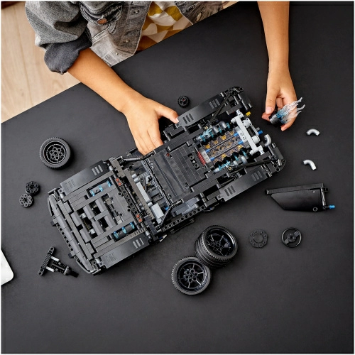 Конструктор LEGO Technic 42127 Бэтмен: Бэтмобиль