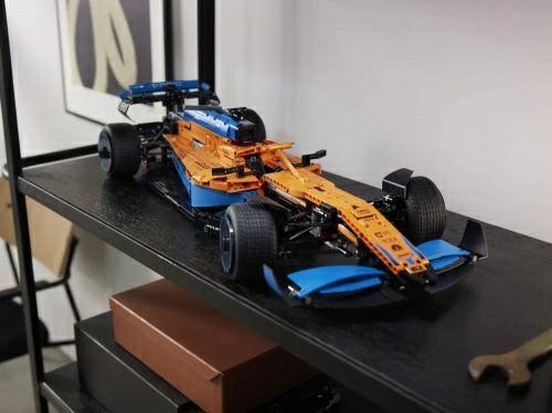 Конструктор LEGO Technic 42141 Гоночный автомобиль McLaren Formula 1