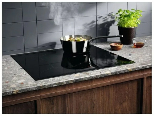 Индукционная варочная панель Electrolux EIT61443B