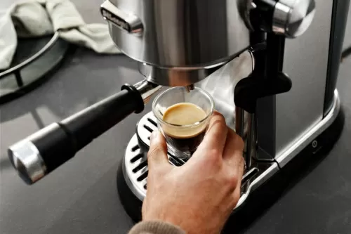 Кофеварка рожковая DeLonghi Dedica Maestro Plus EC 950 M — фото, купить в Минске с доставкой по Беларуси — 360shop.by
