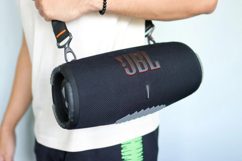 Портативная колонка JBL Xtreme 3 – удобный дизайн и транспортировка