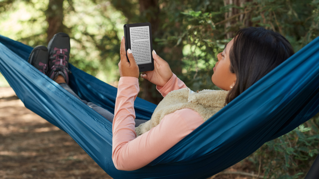 Электронная книга Amazon Kindle (2024) – длительное время работы и удобство пользования