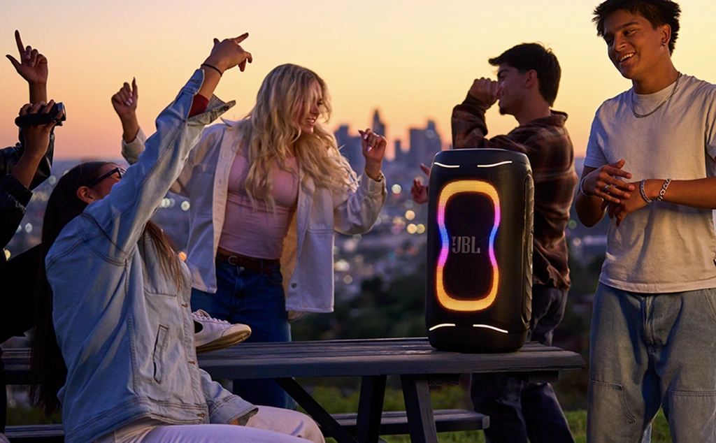 Световые эффекты JBL PartyBox 130, синхронизированные с музыкой