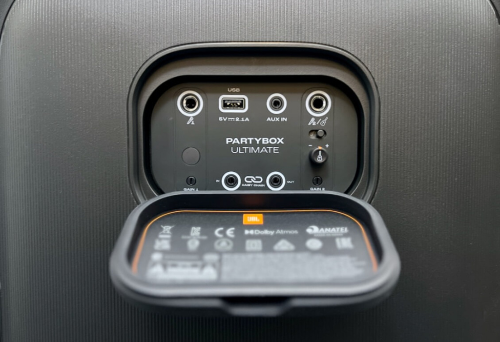 JBL PartyBox 1100 Ultimate – Wi-Fi, Bluetooth, XLR и USB: подключается всё