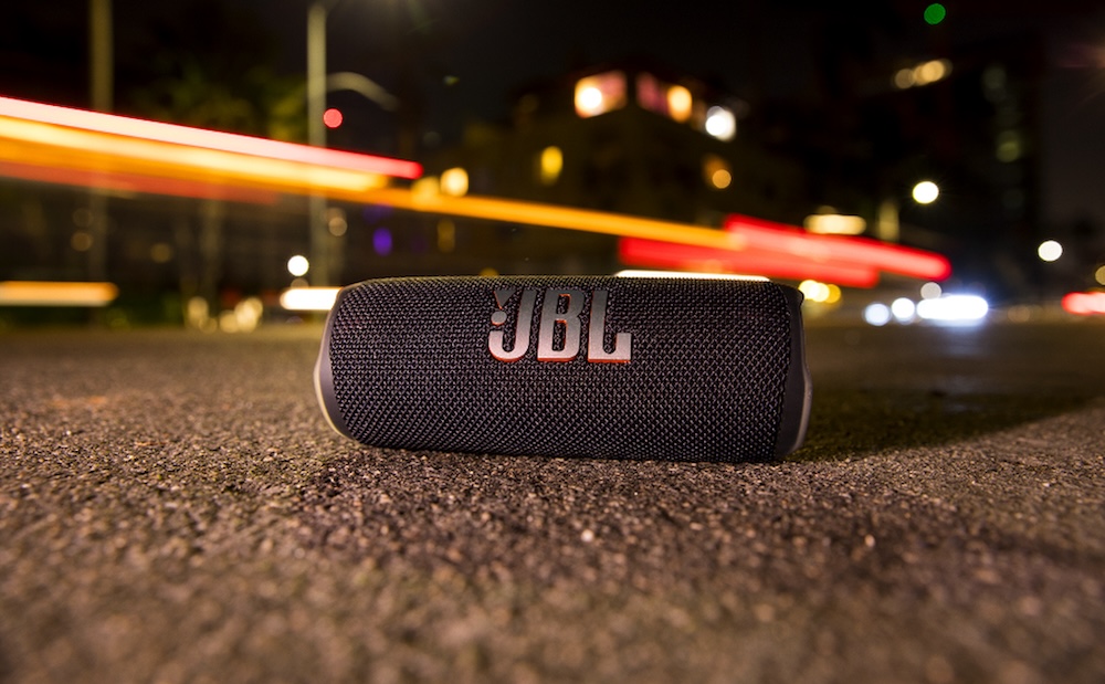 Беспроводная колонка JBL Flip 6 – 12 часов воспроизведения