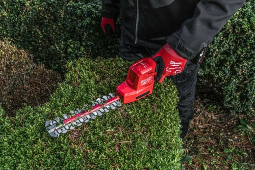 Кусторез аккумуляторный Milwaukee M12 FUEL (M12FHT20-0 / 4933479675) (без АКБ) — фото, купить в Минске с доставкой по Беларуси — 360shop.by