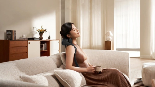 Массажер для шеи и плеч Xiaomi Mijia Smart Neck and Shoulder Massager (MJJJAMY01YMYY) — фото, купить в Минске с доставкой по Беларуси — 360shop.by