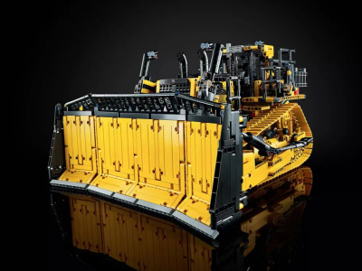Конструктор LEGO Technic 42131 Бульдозер Cat D11 на пульте управления