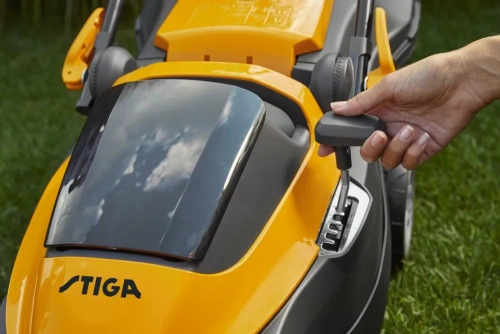 Газонокосилка аккумуляторная Stiga Collector 136e Kit (291342068/ST2) (с 2-мя АКБ) — фото, купить в Минске с доставкой по Беларуси — 360shop.by